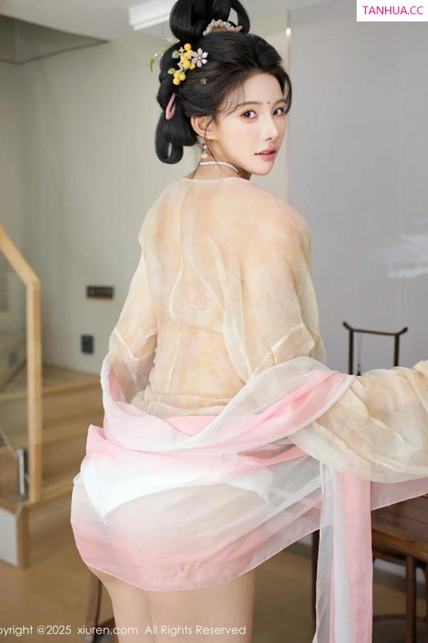   [XiuRen]高清写真图 2025.08.13 No.10645 梨霜儿 古装服饰第57张图片